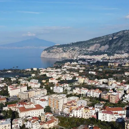 Sorrenthouse Bed & Breakfast